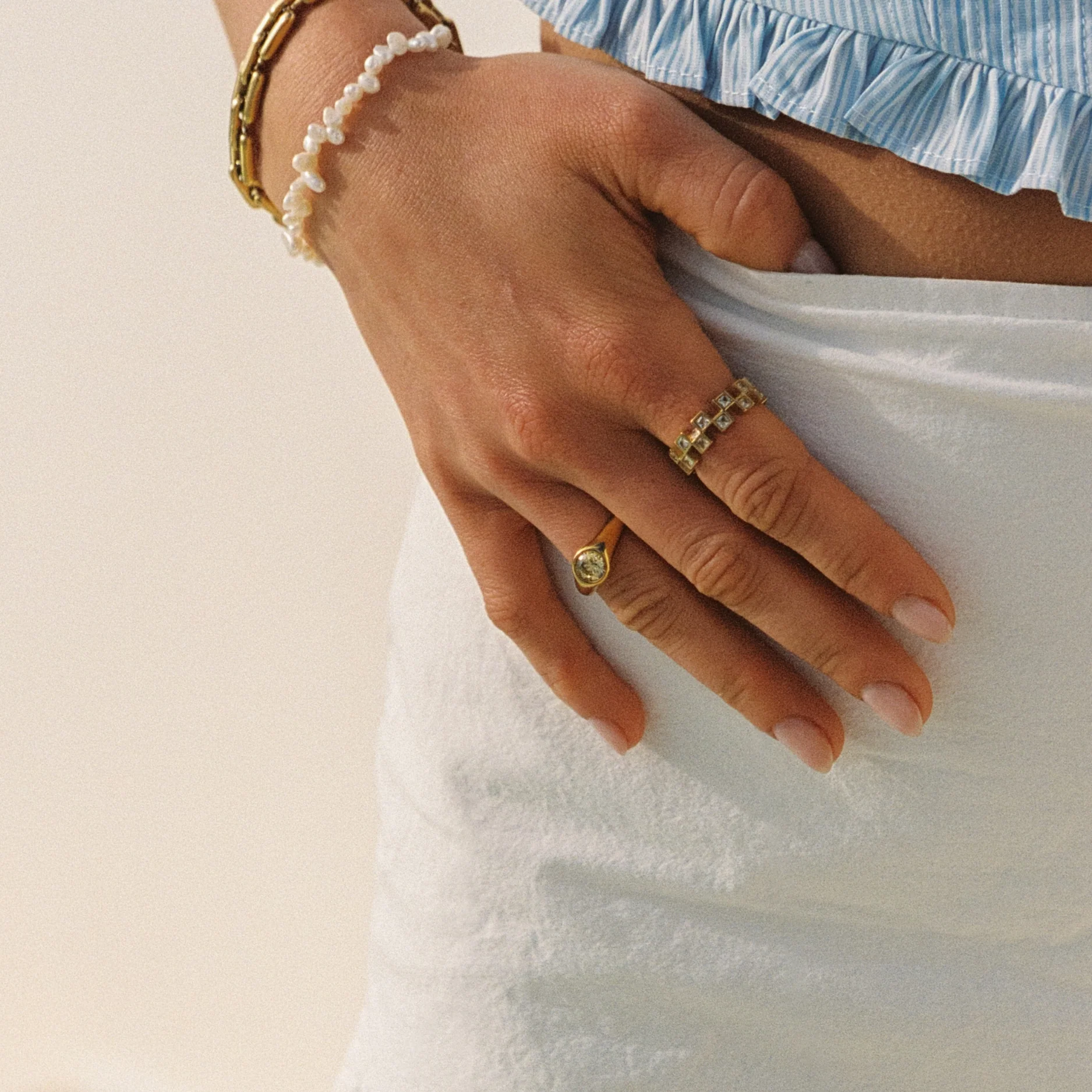 Soleil Signet Ring - Image 6